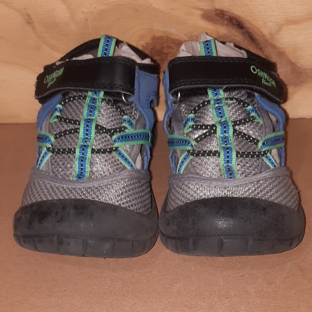 Oshkosh b'gosh Sandals Toddler Size 9